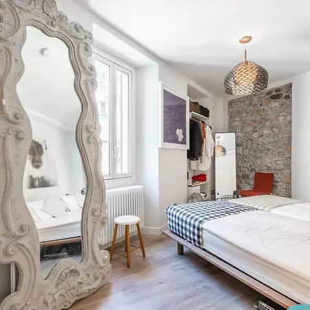 Argengno; Stylish, Great Location, Lake View