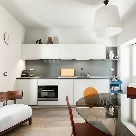 Apartment Argengno; Stylish, Great Location, Lake View Argegno