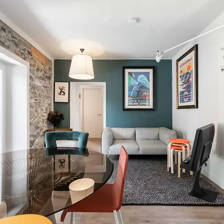 Argengno; Stylish, Great Location, Lake View