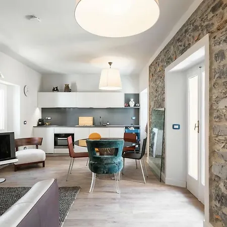 Argengno; Stylish, Great Location, Lake View Lägenhet *